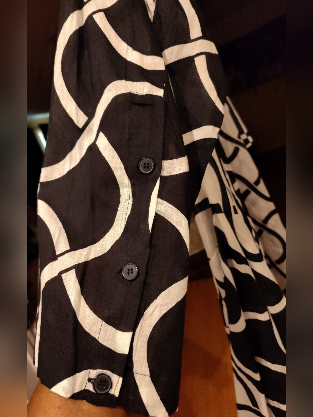 Black & White Swirl Print Button-Front Hi- Low Dress - Picture 3 of 11